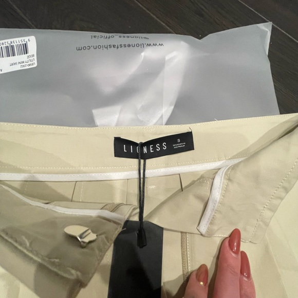 NWT - Lioness beige utility mini skirt - Picture 3 of 5